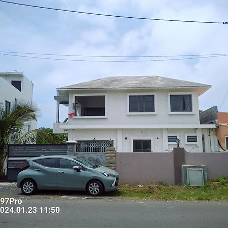 Happy House - Cosy Apartment With Private Pool And Walking Distance To Blue Bay Beach Екстериор снимка