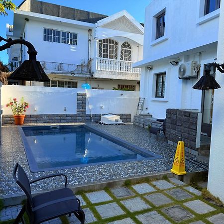 Happy House - Cosy Apartment With Private Pool And Walking Distance To Blue Bay Beach Екстериор снимка