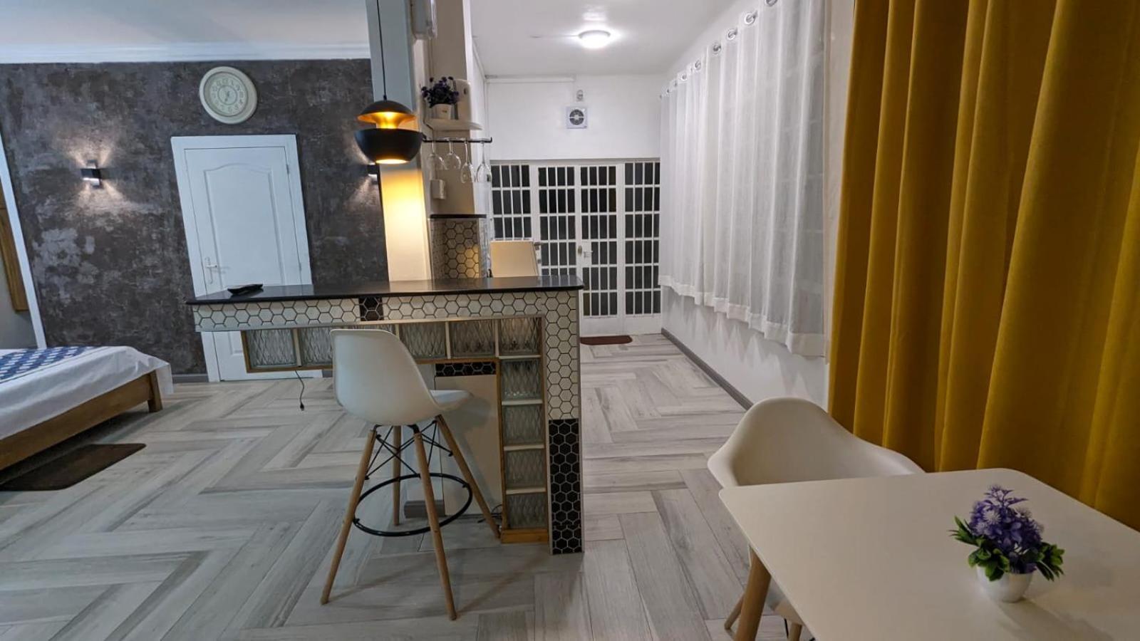Happy House - Cosy Apartment With Private Pool And Walking Distance To Blue Bay Beach Екстериор снимка