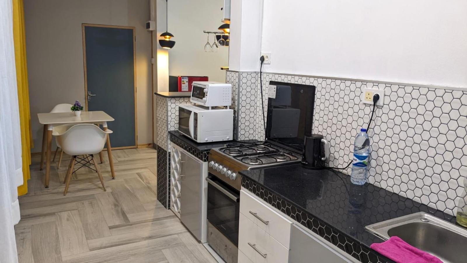 Happy House - Cosy Apartment With Private Pool And Walking Distance To Blue Bay Beach Екстериор снимка