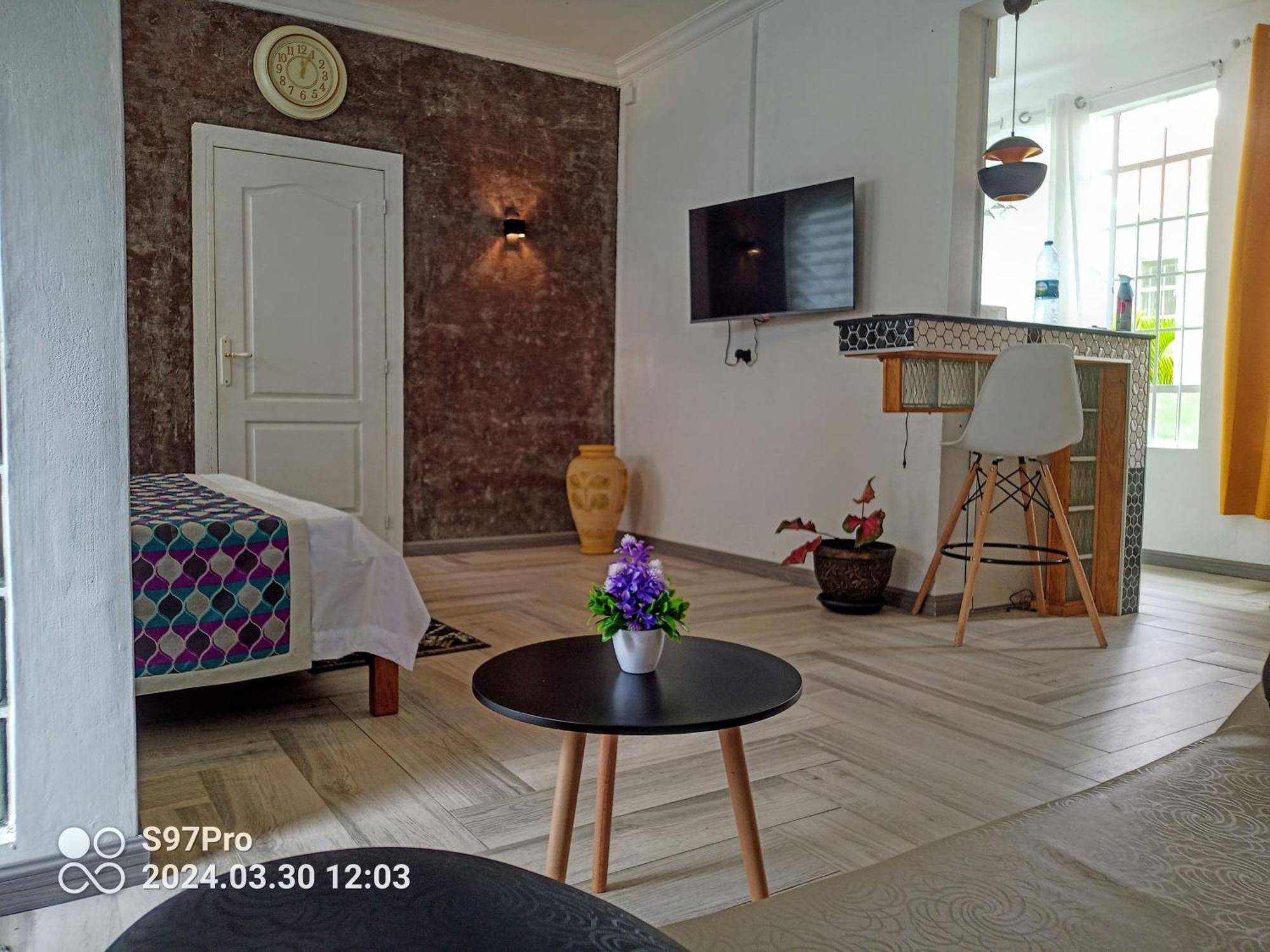 Happy House - Cosy Apartment With Private Pool And Walking Distance To Blue Bay Beach Екстериор снимка