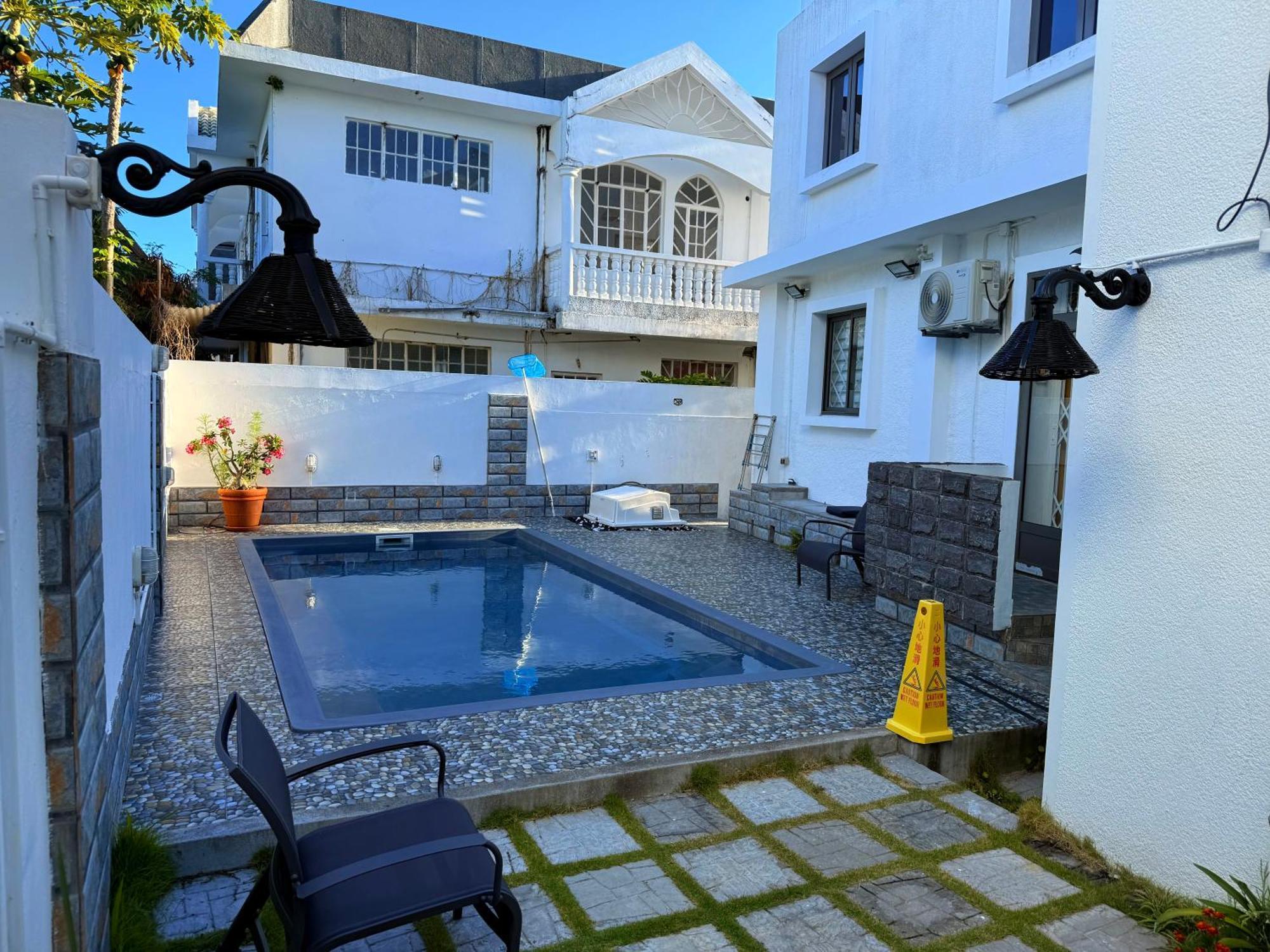 Happy House - Cosy Apartment With Private Pool And Walking Distance To Blue Bay Beach Екстериор снимка